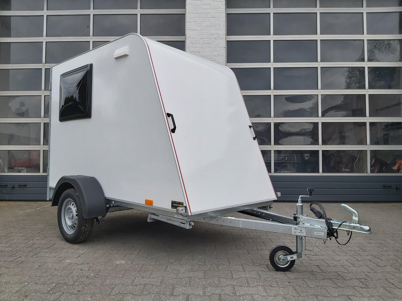 Kargo Camp TFS S Mini 250x125x150cm aero Reling 2 Fenster Dachluke (S) 750kg Abverkauf - Obytný príves: obrázok 1 Kargo Camp TFS S Mini 250x125x150cm aero Reling 2 Fenster Dachluke (S) 750kg Abverkauf - Obytný príves: obrázok 1
