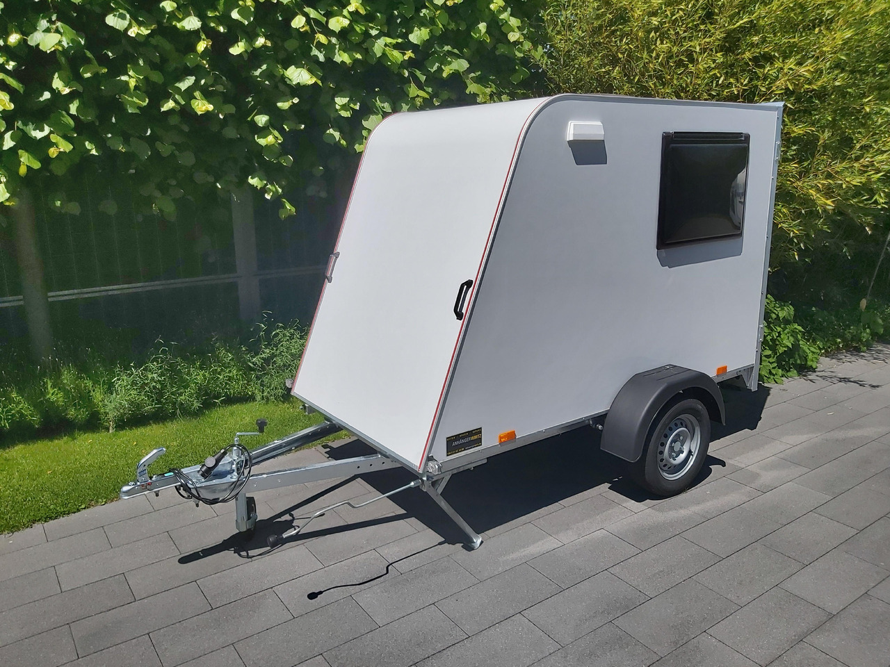 Kargo Camp TFS S Mini 250x125x150cm aero Reling 2 Fenster Dachluke (S) 750kg Abverkauf - Obytný príves: obrázok 2 Kargo Camp TFS S Mini 250x125x150cm aero Reling 2 Fenster Dachluke (S) 750kg Abverkauf - Obytný príves: obrázok 2