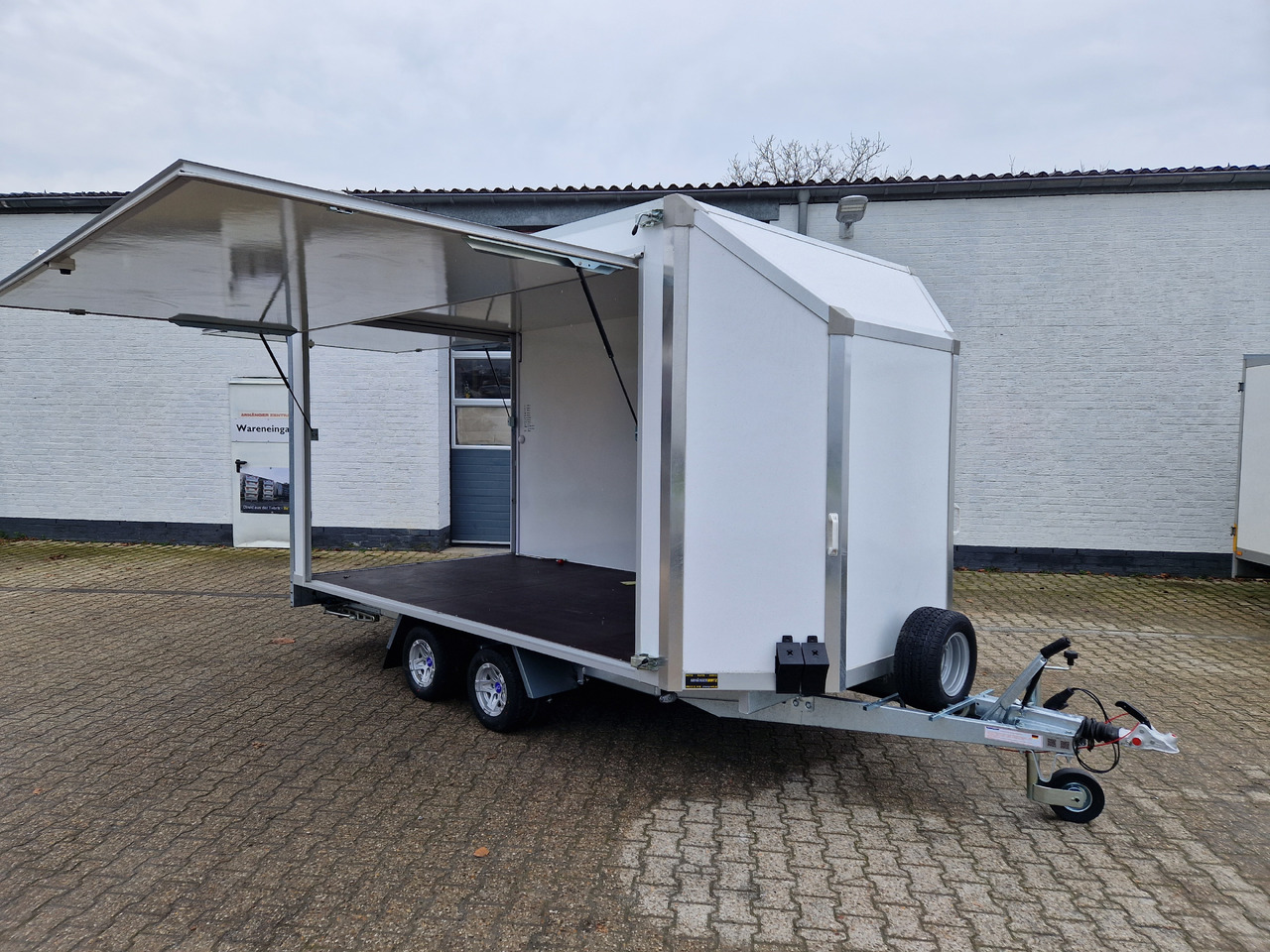 Koffer Hochlader FC2024HTL Messe 400x200x200cm aerodynamisch 10" Alufelgen (XL) 2000kg 100 km/H - Predajná príves: obrázok 1 Koffer Hochlader FC2024HTL Messe 400x200x200cm aerodynamisch 10" Alufelgen (XL) 2000kg 100 km/H - Predajná príves: obrázok 1