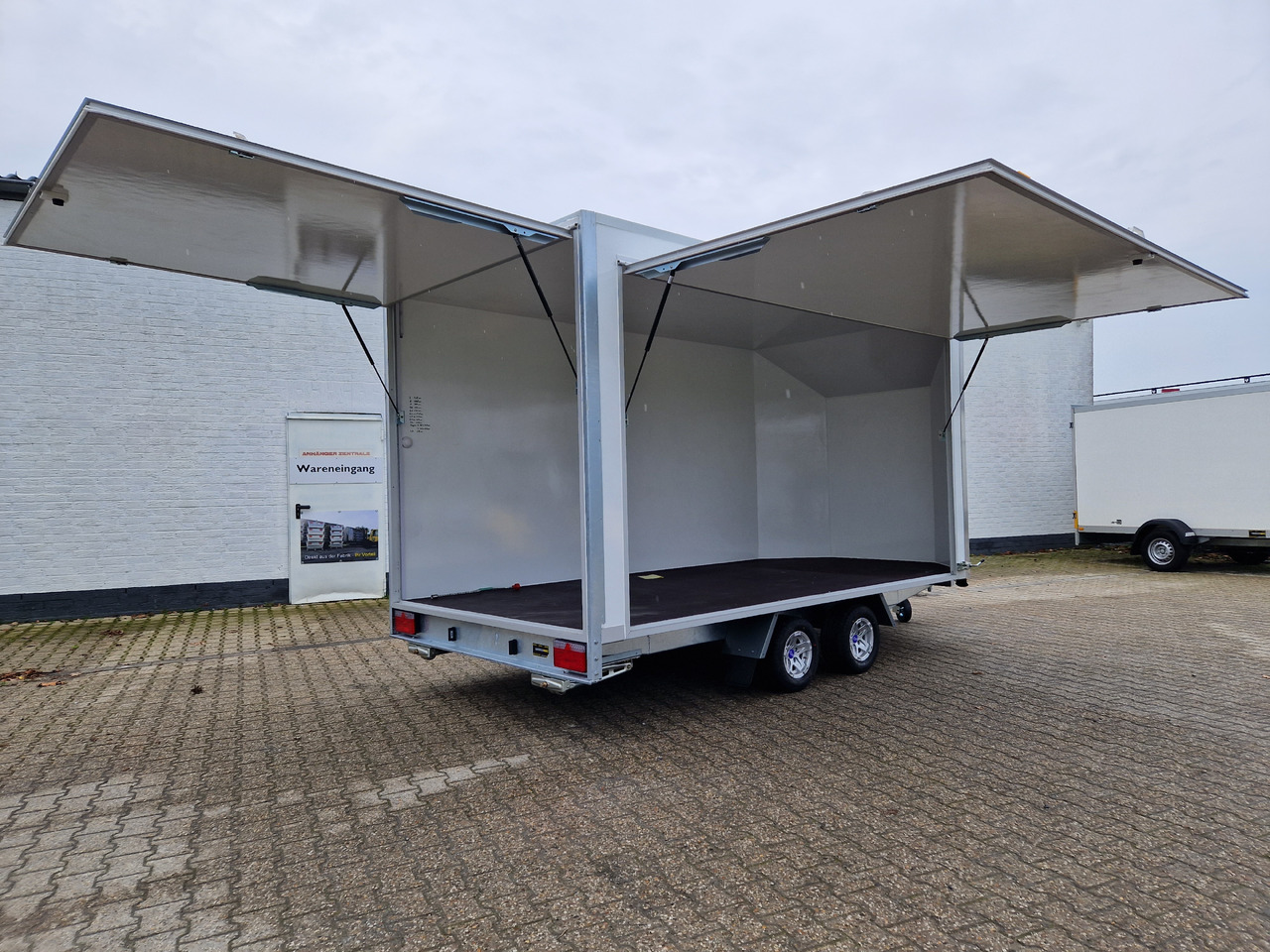 Koffer Hochlader FC2024HTL Messe 400x200x200cm aerodynamisch 10" Alufelgen (XL) 2000kg 100 km/H - Predajná príves: obrázok 2 Koffer Hochlader FC2024HTL Messe 400x200x200cm aerodynamisch 10" Alufelgen (XL) 2000kg 100 km/H - Predajná príves: obrázok 2