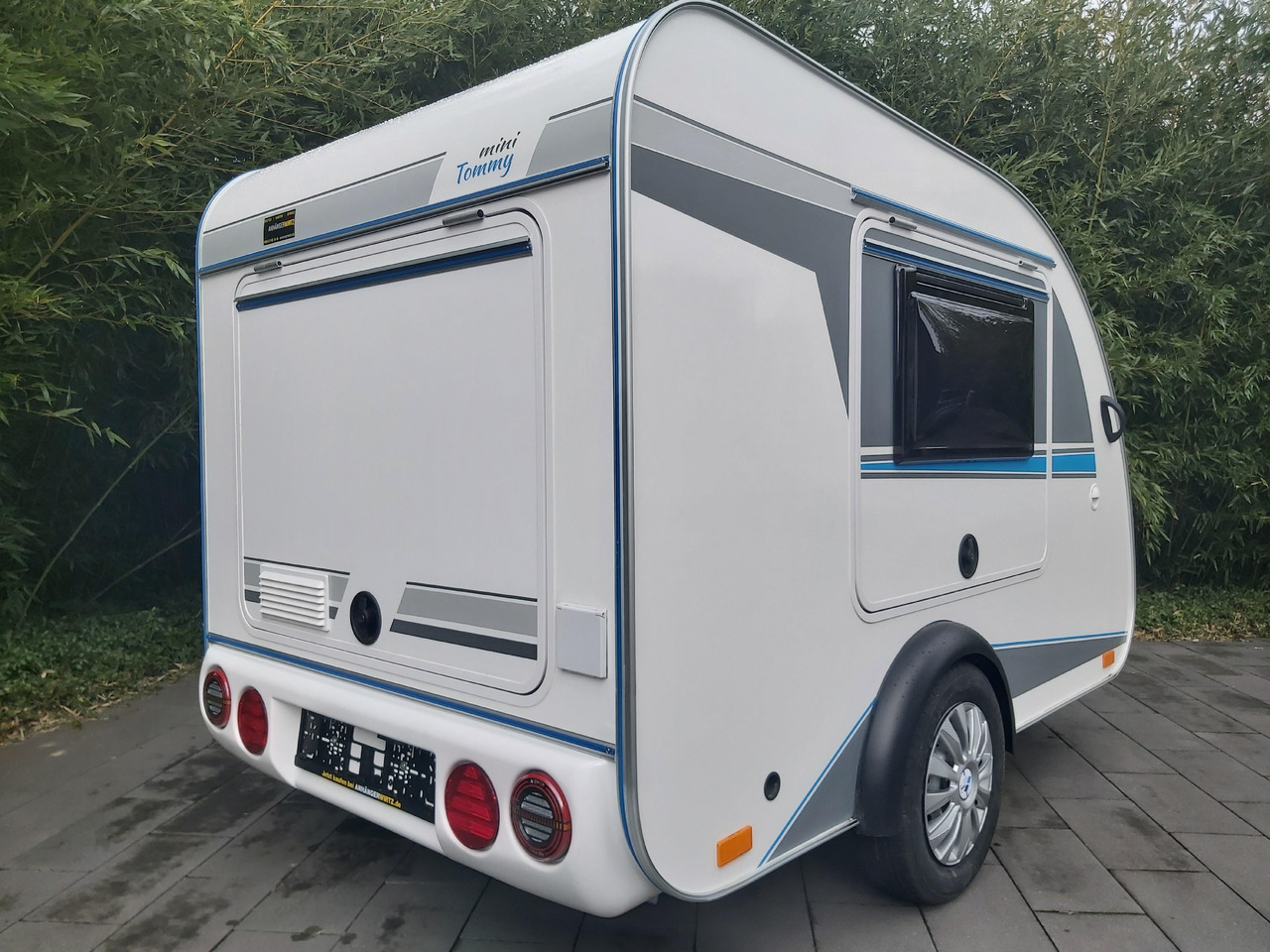 Mini Camper Mini Tommy TMC25 252x140x121cm aero V1 Küche 12V/230V 100km/H 750kg gebremst Modell 24 - Obytný príves: obrázok 5 Mini Camper Mini Tommy TMC25 252x140x121cm aero V1 Küche 12V/230V 100km/H 750kg gebremst Modell 24 - Obytný príves: obrázok 5