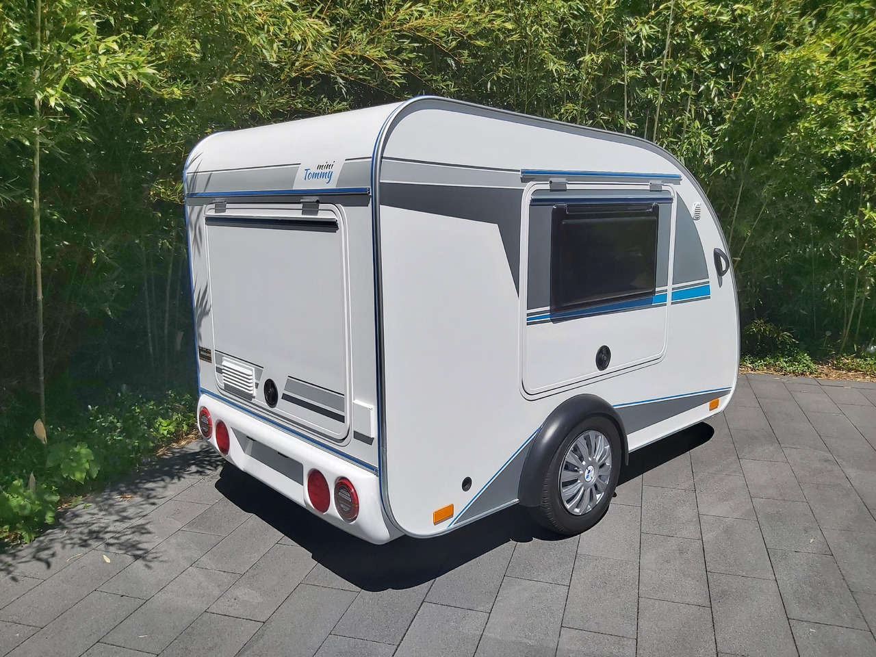 Mini Camper Mini Tommy TMC25 Basic V1 252x140x121cm Küche 100km/H 750kg ohne Bremse Winter Aktion - Obytný príves: obrázok 3 Mini Camper Mini Tommy TMC25 Basic V1 252x140x121cm Küche 100km/H 750kg ohne Bremse Winter Aktion - Obytný príves: obrázok 3