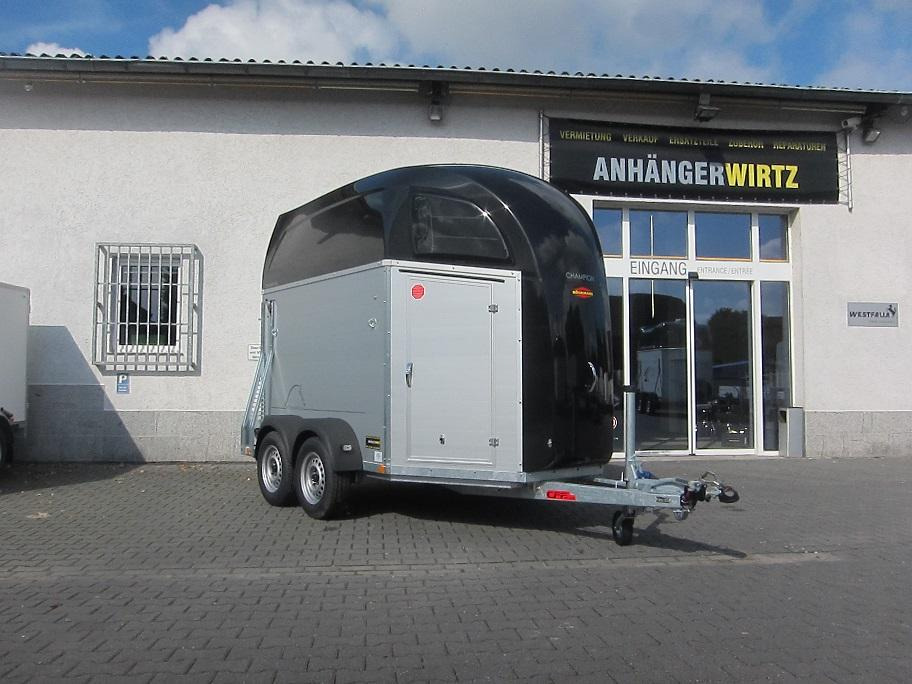 Pferdeanhänger Böckmann Champion R Sattelkammer blackline 2400kg CFF+ 100 km/H Modell 25 - Príves na prepravu koní: obrázok 2 Pferdeanhänger Böckmann Champion R Sattelkammer blackline 2400kg CFF+ 100 km/H Modell 25 - Príves na prepravu koní: obrázok 2
