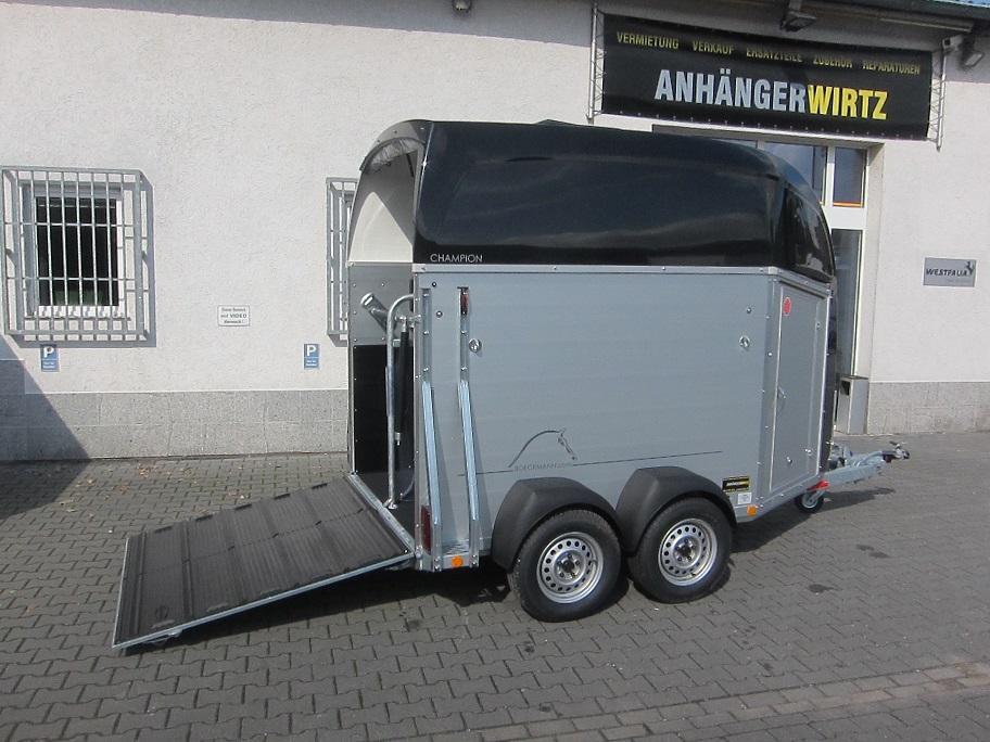 Pferdeanhänger Böckmann Champion R Sattelkammer blackline 2400kg CFF+ 100 km/H Modell 25 - Príves na prepravu koní: obrázok 5 Pferdeanhänger Böckmann Champion R Sattelkammer blackline 2400kg CFF+ 100 km/H Modell 25 - Príves na prepravu koní: obrázok 5