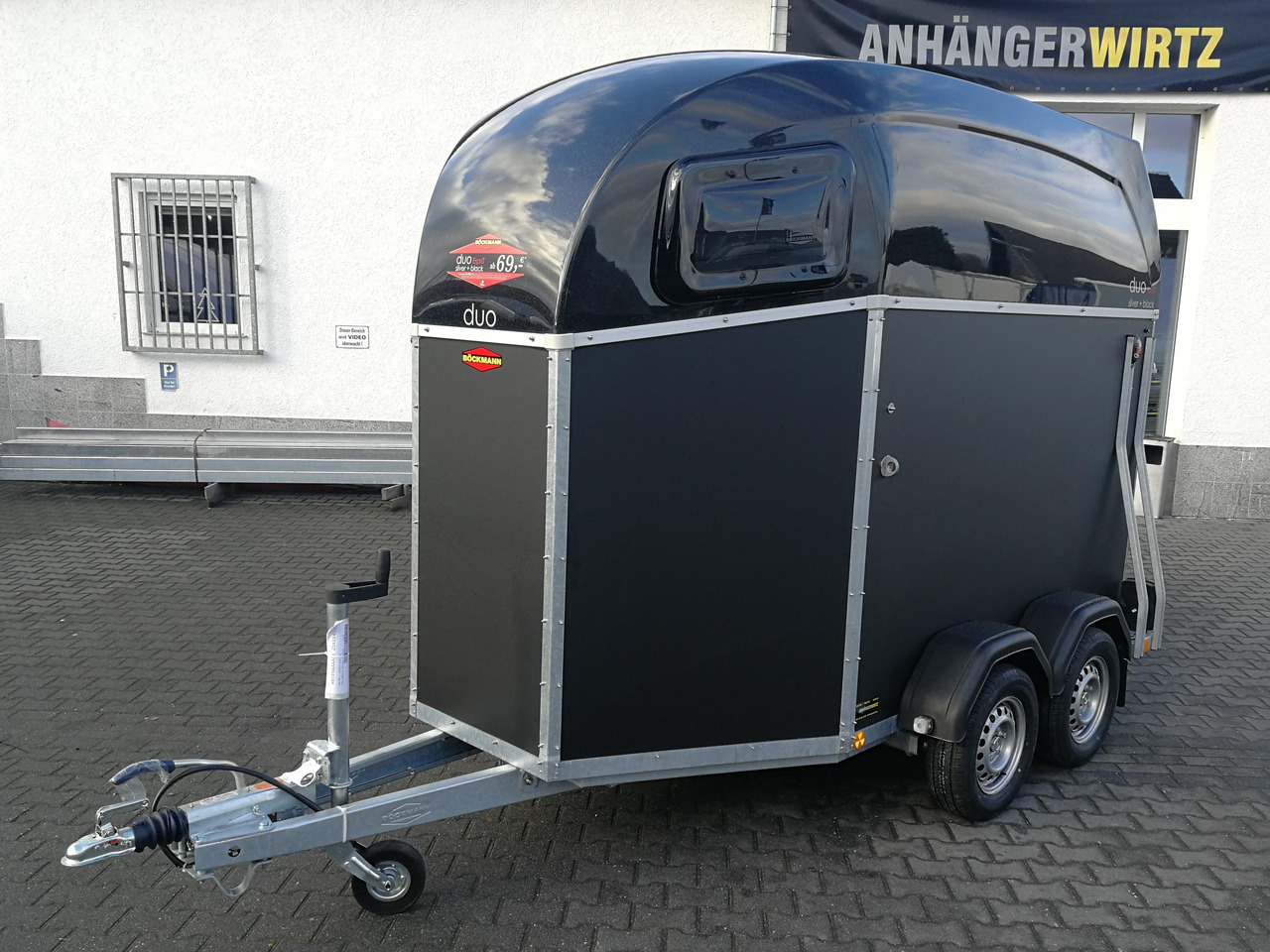 Pferdeanhänger Böckmann DUO Esprit silver black Haube schwarz 2400kg Modell 2024 - Príves na prepravu koní: obrázok 2 Pferdeanhänger Böckmann DUO Esprit silver black Haube schwarz 2400kg Modell 2024 - Príves na prepravu koní: obrázok 2