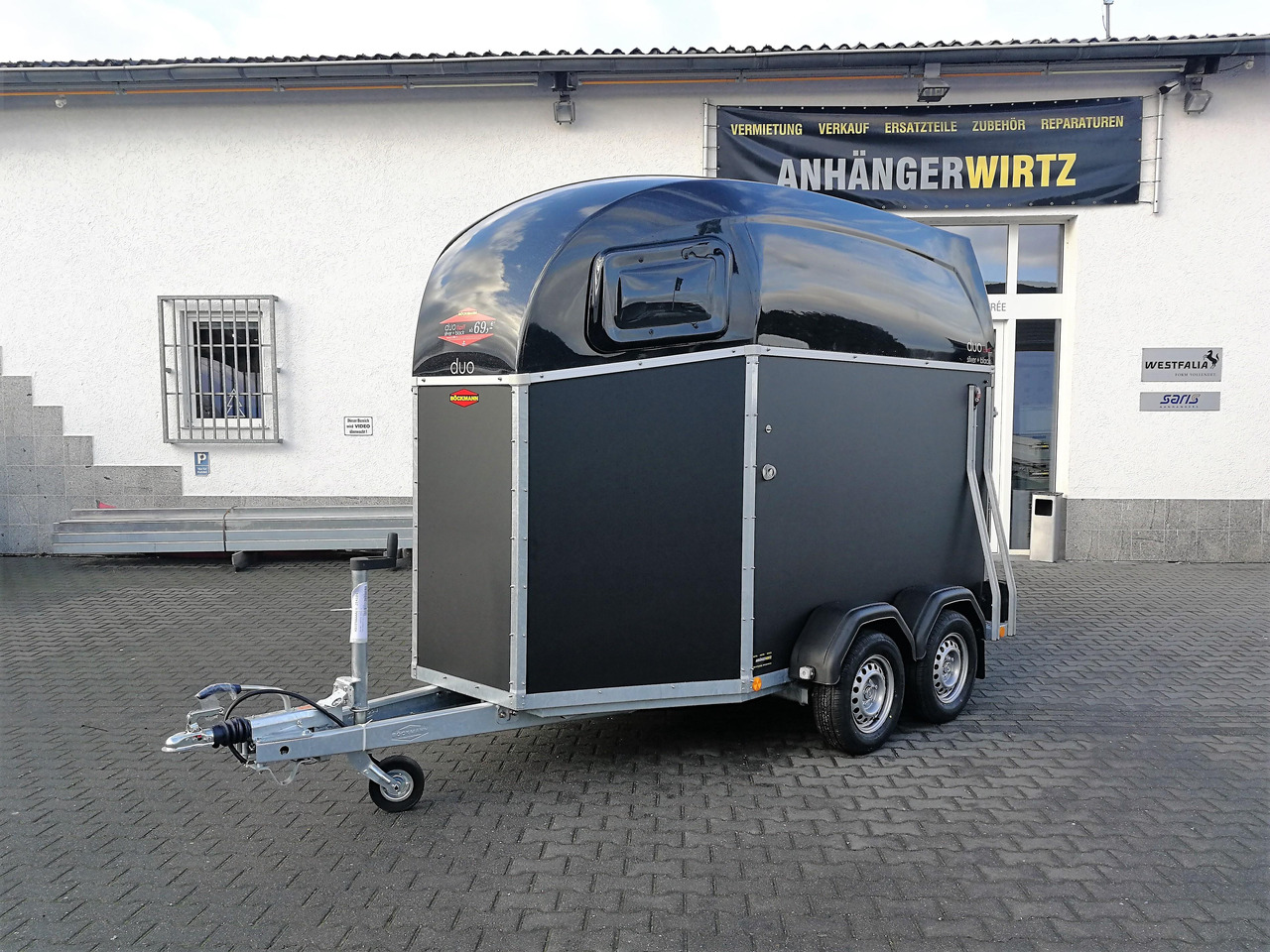Pferdeanhänger Böckmann DUO Esprit silver black Haube schwarz 2400kg Modell 2024 - Príves na prepravu koní: obrázok 1 Pferdeanhänger Böckmann DUO Esprit silver black Haube schwarz 2400kg Modell 2024 - Príves na prepravu koní: obrázok 1