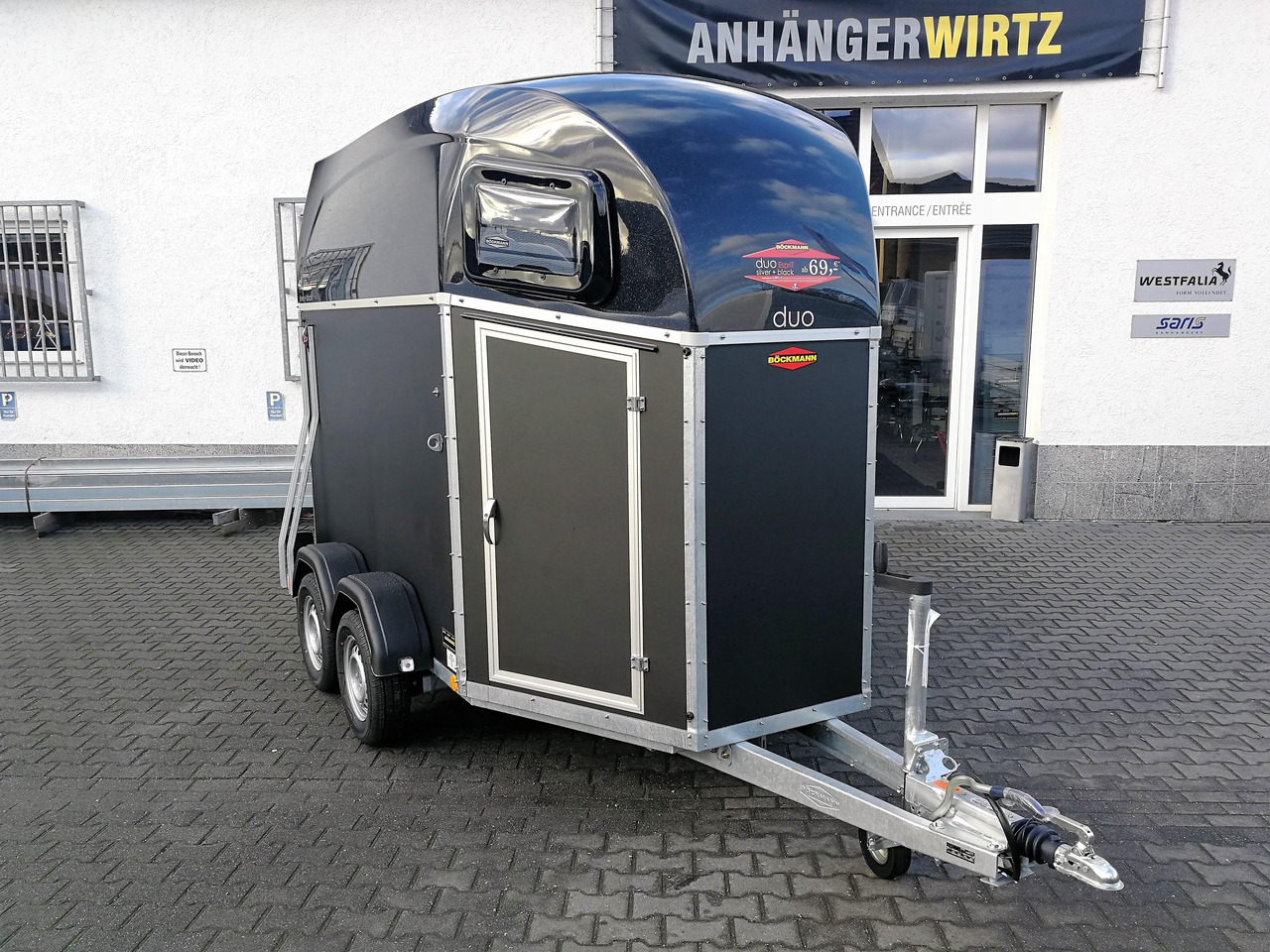 Pferdeanhänger Böckmann DUO Esprit silver black Haube schwarz 2400kg Modell 2024 - Príves na prepravu koní: obrázok 5 Pferdeanhänger Böckmann DUO Esprit silver black Haube schwarz 2400kg Modell 2024 - Príves na prepravu koní: obrázok 5