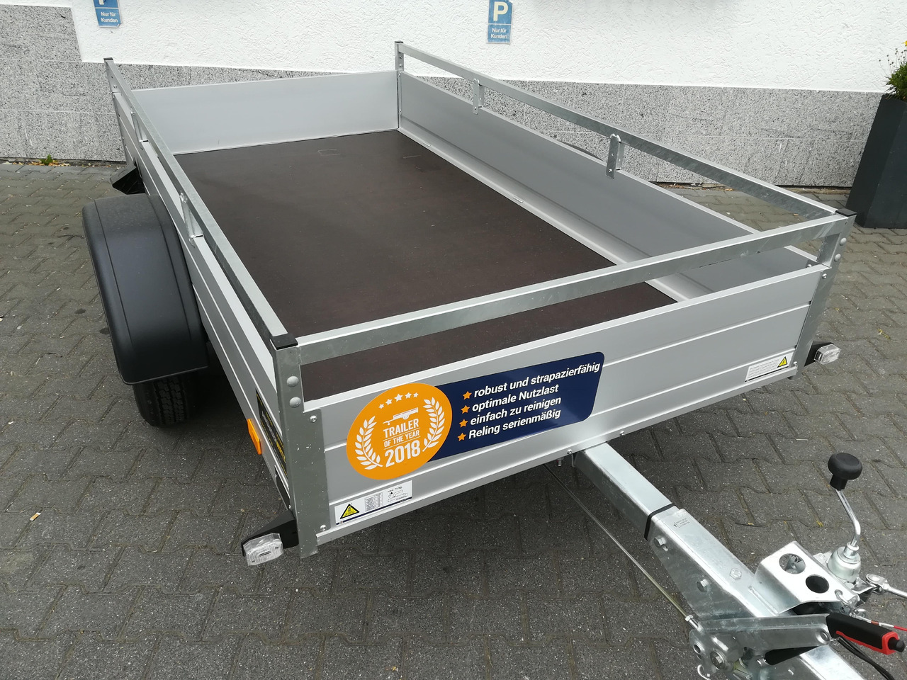 Saris Anhänger DV135 McAlu Pro MP 255x133x43cm (S) 1350kg Online Aktion Modell 2024 - Auto príves: obrázok 4 Saris Anhänger DV135 McAlu Pro MP 255x133x43cm (S) 1350kg Online Aktion Modell 2024 - Auto príves: obrázok 4