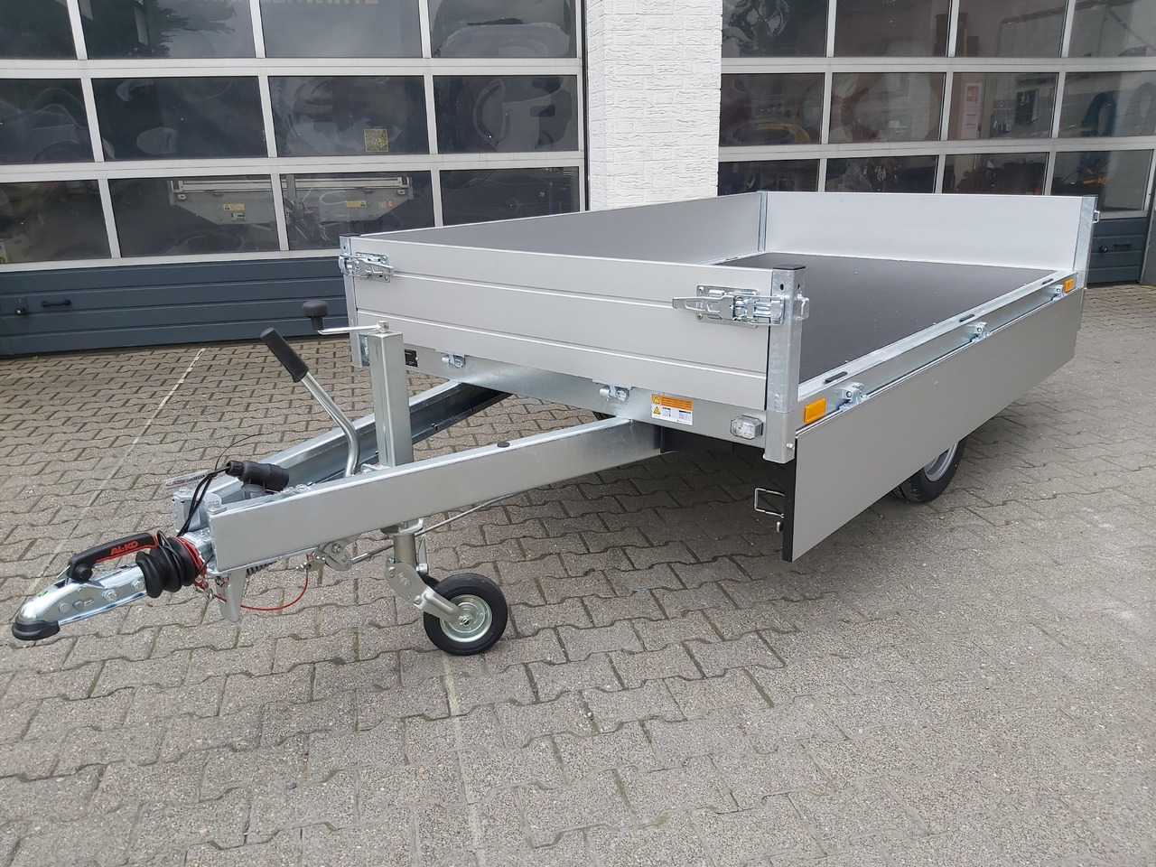 Saris PL 256 150 1500 1 256x150x30cm 13" 1500kg Modell 2024 - Auto príves: obrázok 3 Saris PL 256 150 1500 1 256x150x30cm 13" 1500kg Modell 2024 - Auto príves: obrázok 3