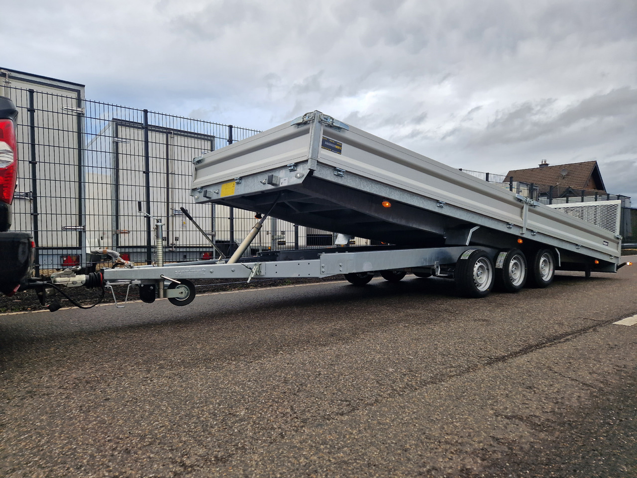 Variant Maschinentransporter 3563 UX Maxi Load 620x210x30cm LED Tridem Parabelfeder 3500kg Modell 24 - Prepravník stavebných strojov: obrázok 1 Variant Maschinentransporter 3563 UX Maxi Load 620x210x30cm LED Tridem Parabelfeder 3500kg Modell 24 - Prepravník stavebných strojov: obrázok 1