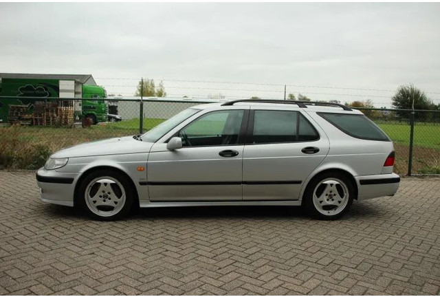 Saab 9-5 Estate 2.3 TURBO S Aero - Automobil: obrázok 2 Saab 9-5 Estate 2.3 TURBO S Aero - Automobil: obrázok 2