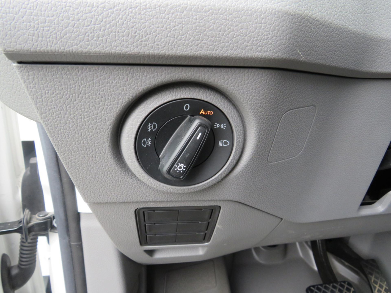 VOLKSWAGEN Crafter 35 L3H3 Kasten 4MOTION Navi ZV - Furgon: obrázok 5 VOLKSWAGEN Crafter 35 L3H3 Kasten 4MOTION Navi ZV - Furgon: obrázok 5