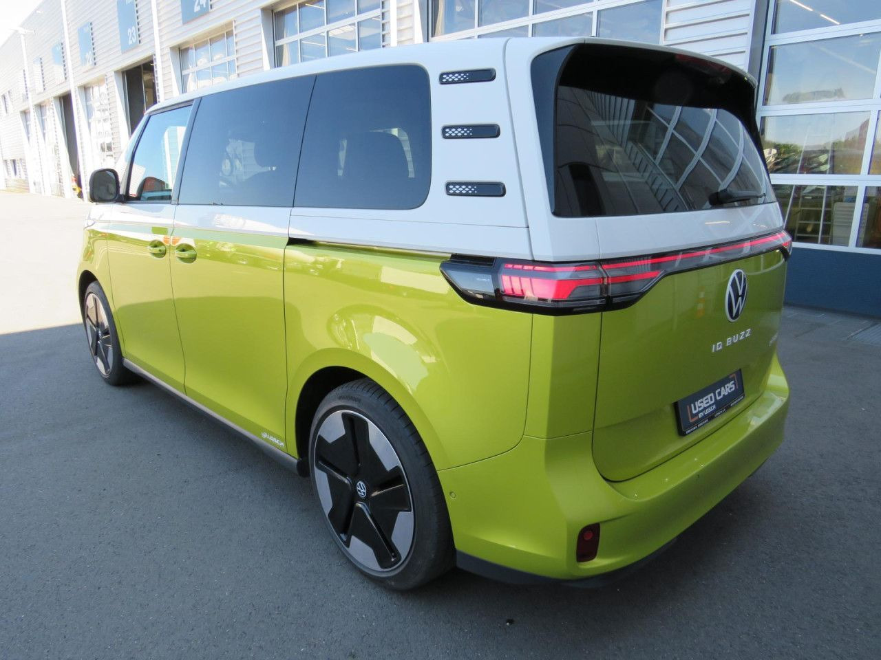 Volkswagen ID.Buzz Pro Design 150 kW Volkswagen ID.Buzz Pro Design 150 kW Klima AHK Navi ZV - Minibus, Elektrobus: obrázok 4 Volkswagen ID.Buzz Pro Design 150 kW Volkswagen ID.Buzz Pro Design 150 kW Klima AHK Navi ZV - Minibus, Elektrobus: obrázok 4
