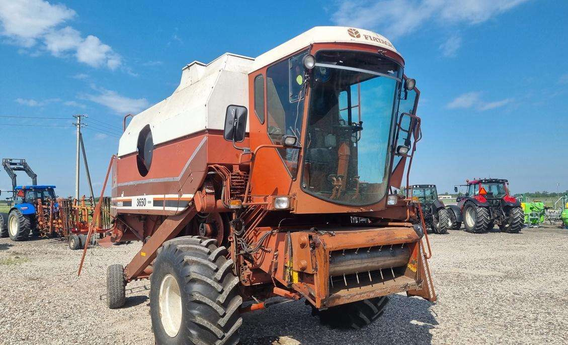 Laverda 3650 - Obilný kombajn: obrázok 1 Laverda 3650 - Obilný kombajn: obrázok 1
