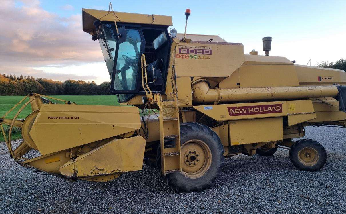 New Holland 8050 - Obilný kombajn: obrázok 4 New Holland 8050 - Obilný kombajn: obrázok 4