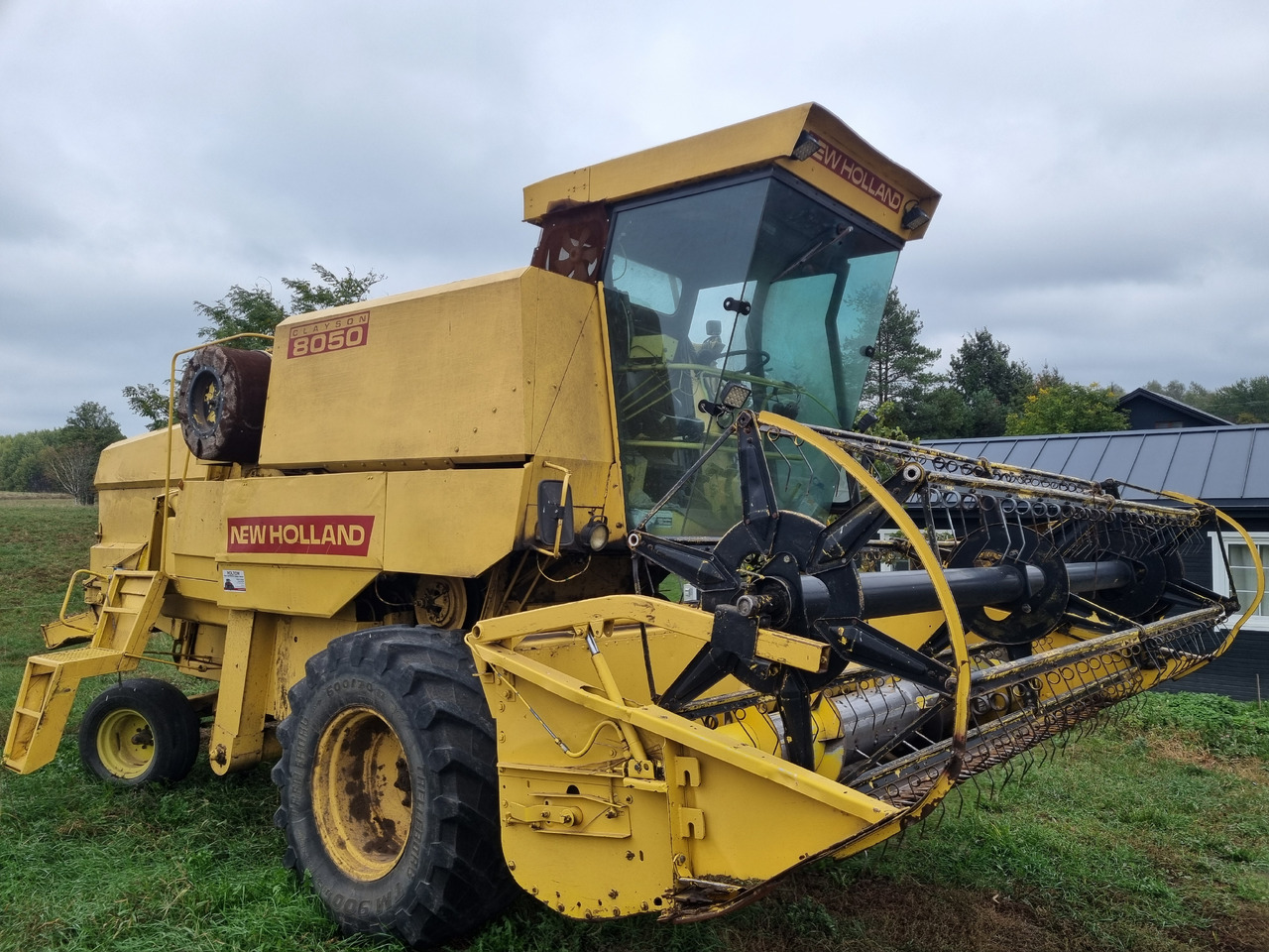 New Holland 8050 - Obilný kombajn: obrázok 2 New Holland 8050 - Obilný kombajn: obrázok 2