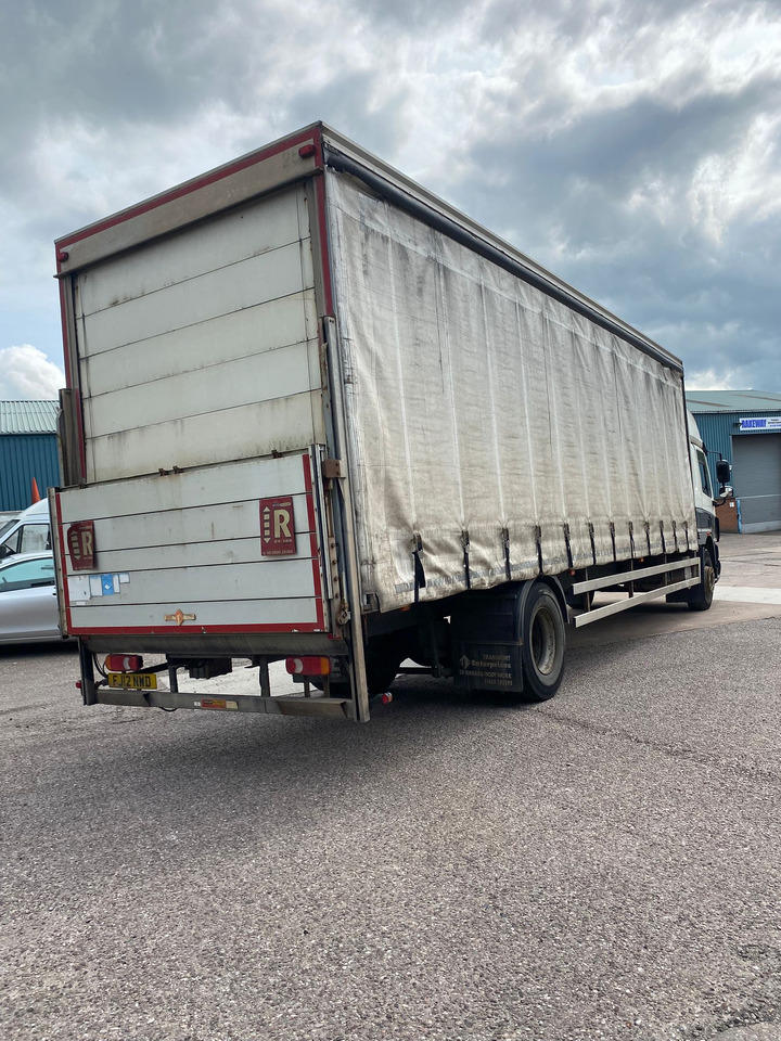 DAF CF 65 250 - Plachtové nákladné vozidlo: obrázok 4 DAF CF 65 250 - Plachtové nákladné vozidlo: obrázok 4