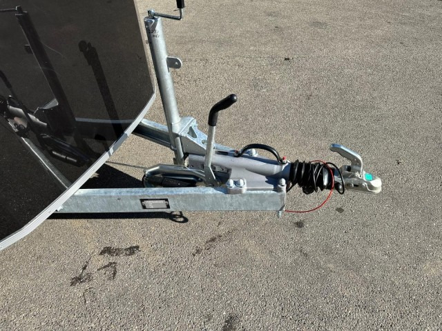 Cheval Liberte Debon Roadster 1000 Sandwich 3500 kg, 100 km/h, 495x200x202cm - Príves skriňové: obrázok 3 Cheval Liberte Debon Roadster 1000 Sandwich 3500 kg, 100 km/h, 495x200x202cm - Príves skriňové: obrázok 3