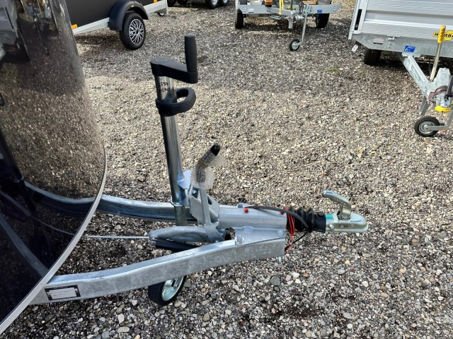 Cheval Liberte Debon Roadster 500 Sandwich Verkaufsklappe 2000 kg, 100 km/h, 320x167x200cm - Príves skriňové: obrázok 4 Cheval Liberte Debon Roadster 500 Sandwich Verkaufsklappe 2000 kg, 100 km/h, 320x167x200cm - Príves skriňové: obrázok 4