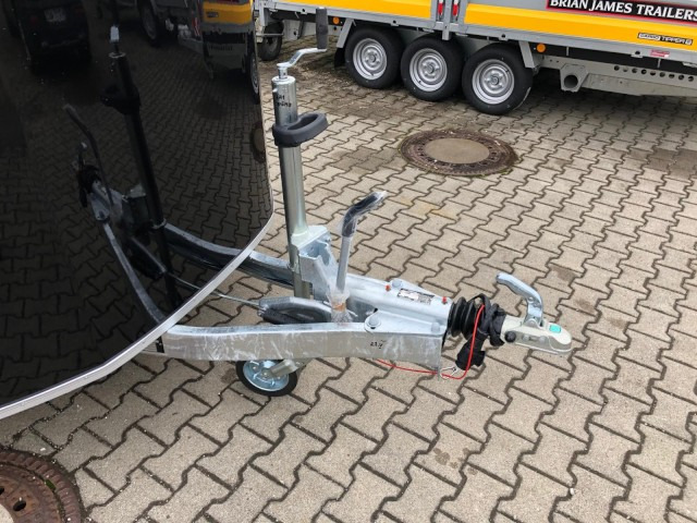 Cheval Liberte Debon Roadster 700 Alu + Türe 2600 kg, 100 km/h, 375x180x202cm - Príves skriňové: obrázok 2 Cheval Liberte Debon Roadster 700 Alu + Türe 2600 kg, 100 km/h, 375x180x202cm - Príves skriňové: obrázok 2