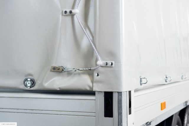 Humbaur HT 254118 Hochlader mit Plane 4100x1850x350mm - Auto príves: obrázok 4 Humbaur HT 254118 Hochlader mit Plane 4100x1850x350mm - Auto príves: obrázok 4