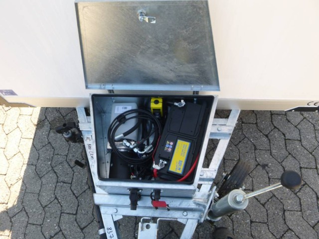 Humbaur Koffer Absenkanhänger mit E-Pumpe HKT 183117-18P, 100 km/h 1,8 t. 3100 x 1765 x 1800 mm - Príves skriňové: obrázok 5 Humbaur Koffer Absenkanhänger mit E-Pumpe HKT 183117-18P, 100 km/h 1,8 t. 3100 x 1765 x 1800 mm - Príves skriňové: obrázok 5