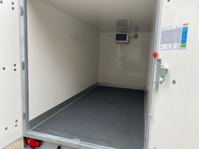 Humbaur Kühlanhänger HGK 303718-21 PF60 Deluxe 3,0 to. 3630x1670x1970mm - Príves chladírenské: obrázok 2 Humbaur Kühlanhänger HGK 303718-21 PF60 Deluxe 3,0 to. 3630x1670x1970mm - Príves chladírenské: obrázok 2