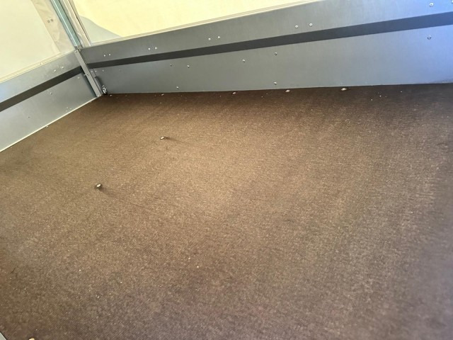 Humbaur Steely DK kippbar Tieflader mit Hochplane 140cm, 750 kg, 2050 x 1095 x 300 mm - Auto príves: obrázok 5 Humbaur Steely DK kippbar Tieflader mit Hochplane 140cm, 750 kg, 2050 x 1095 x 300 mm - Auto príves: obrázok 5