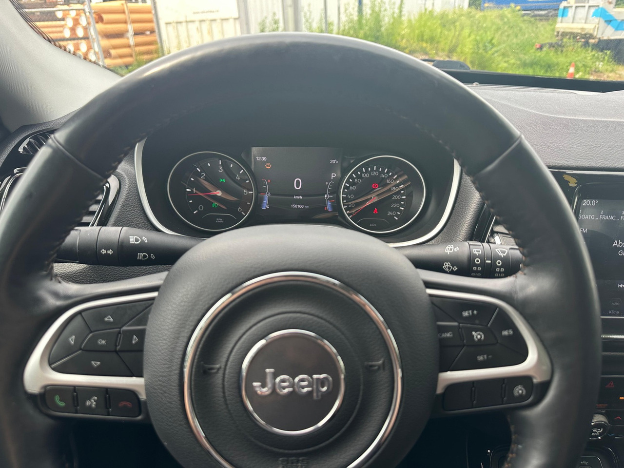 JEEP - SUV: obrázok 4 JEEP - SUV: obrázok 4