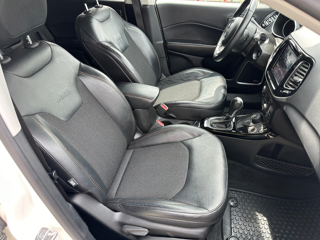 JEEP - SUV: obrázok 5 JEEP - SUV: obrázok 5