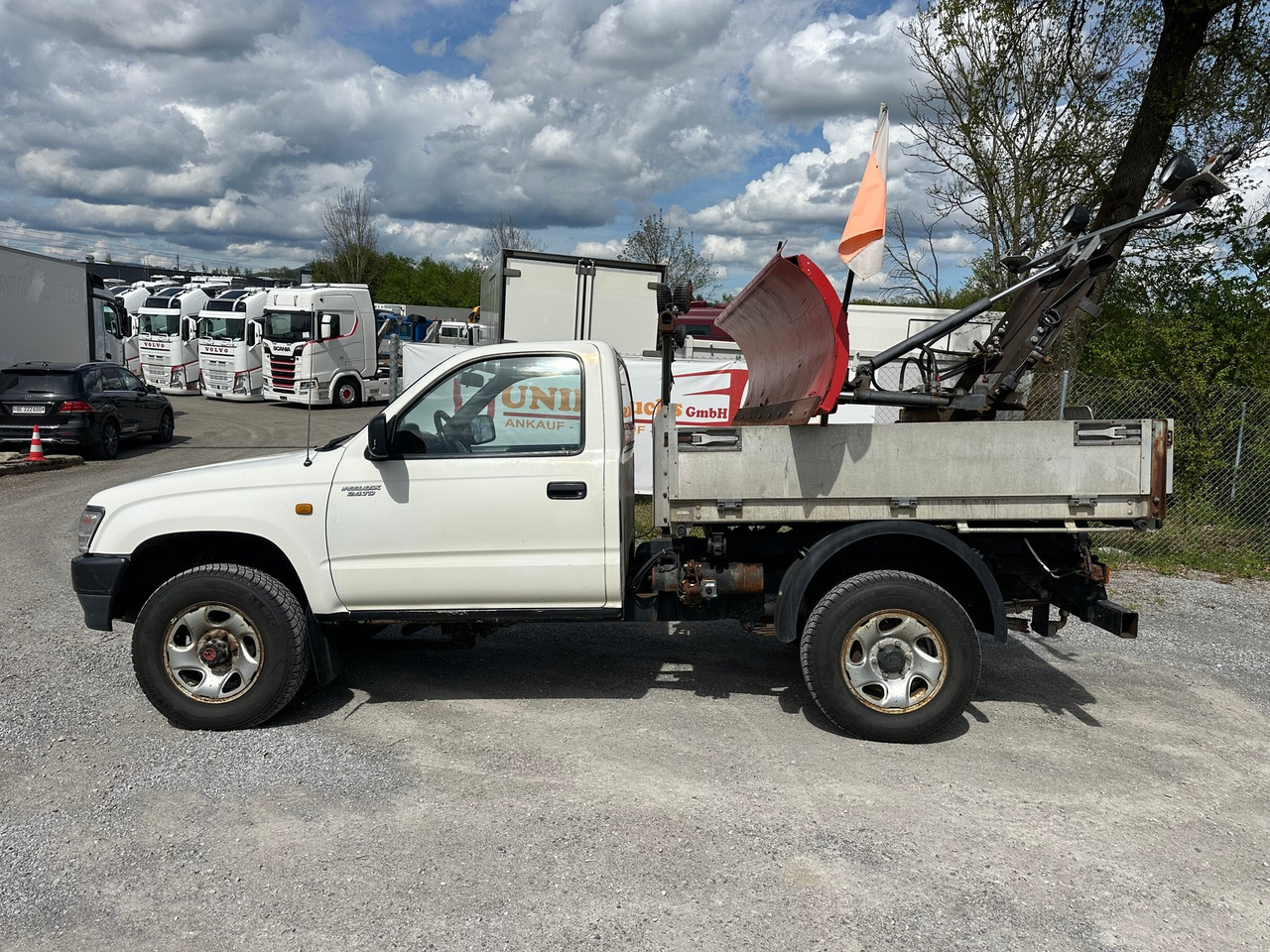 TOYOTA Hilux 4WD 4x4 Winterdienst Kipper - Dodávka sklápač: obrázok 2 TOYOTA Hilux 4WD 4x4 Winterdienst Kipper - Dodávka sklápač: obrázok 2