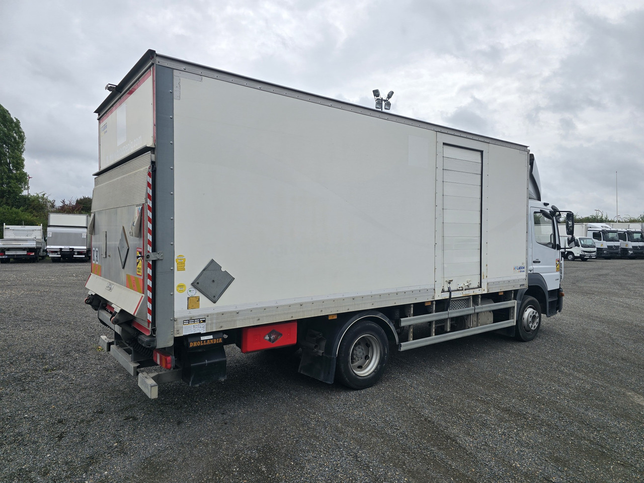 MERCEDES-BENZ Atego 1218 - Bo - LIFT - SIDE DOOR - ADR - Skříňový nákladní auto: obrázok 3 MERCEDES-BENZ Atego 1218 - Bo - LIFT - SIDE DOOR - ADR - Skříňový nákladní auto: obrázok 3