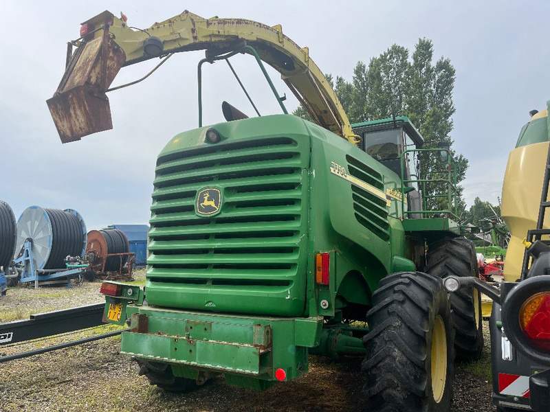 John Deere 7700 - Samohybná rezačka: obrázok 4 John Deere 7700 - Samohybná rezačka: obrázok 4