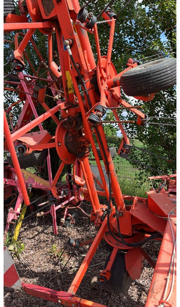 Kuhn GF 8501 T - Obracač sena: obrázok 4 Kuhn GF 8501 T - Obracač sena: obrázok 4