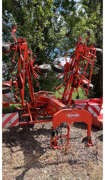 Kuhn GF 8501 T - Obracač sena: obrázok 1 Kuhn GF 8501 T - Obracač sena: obrázok 1