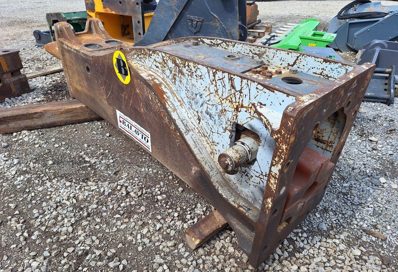 Furukawa FXJ375 - Hydraulické kladivo: obrázok 2 Furukawa FXJ375 - Hydraulické kladivo: obrázok 2