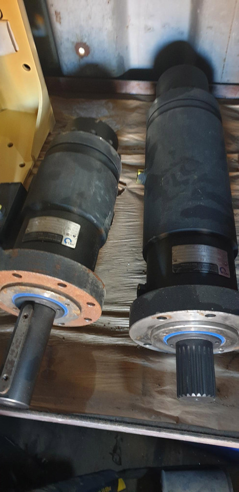 HKS DA--H 80 360º for PUTZMEISTER SPM 500 ESK1602791 for Putzmeister SPM 500 roadheader - Hydraulický motor: obrázok 2 HKS DA--H 80 360º for PUTZMEISTER SPM 500 ESK1602791 for Putzmeister SPM 500 roadheader - Hydraulický motor: obrázok 2