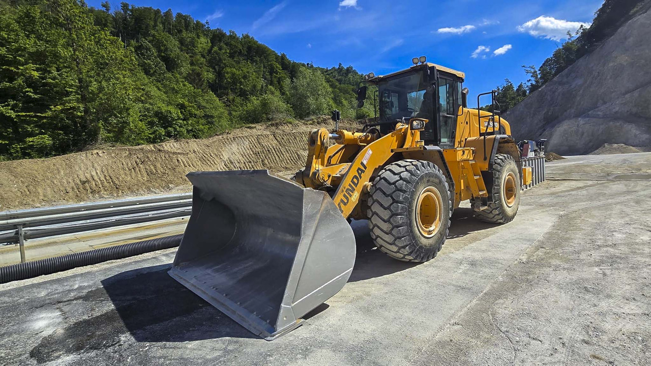 HYUNDAI HL970 - Kolesový nakladač: obrázok 1 HYUNDAI HL970 - Kolesový nakladač: obrázok 1