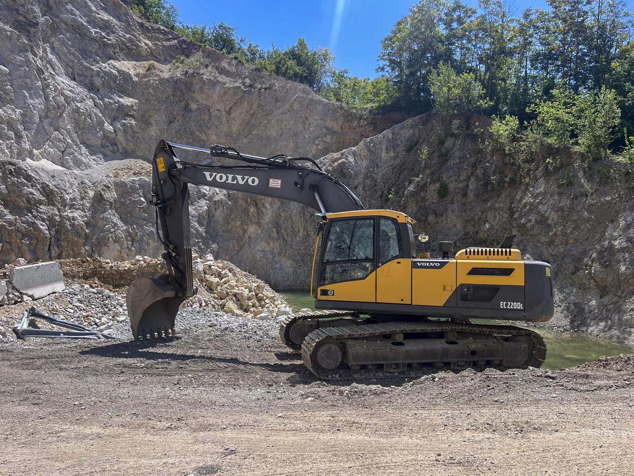 VOLVO EC220D - Pásové rýpadlo: obrázok 1 VOLVO EC220D - Pásové rýpadlo: obrázok 1