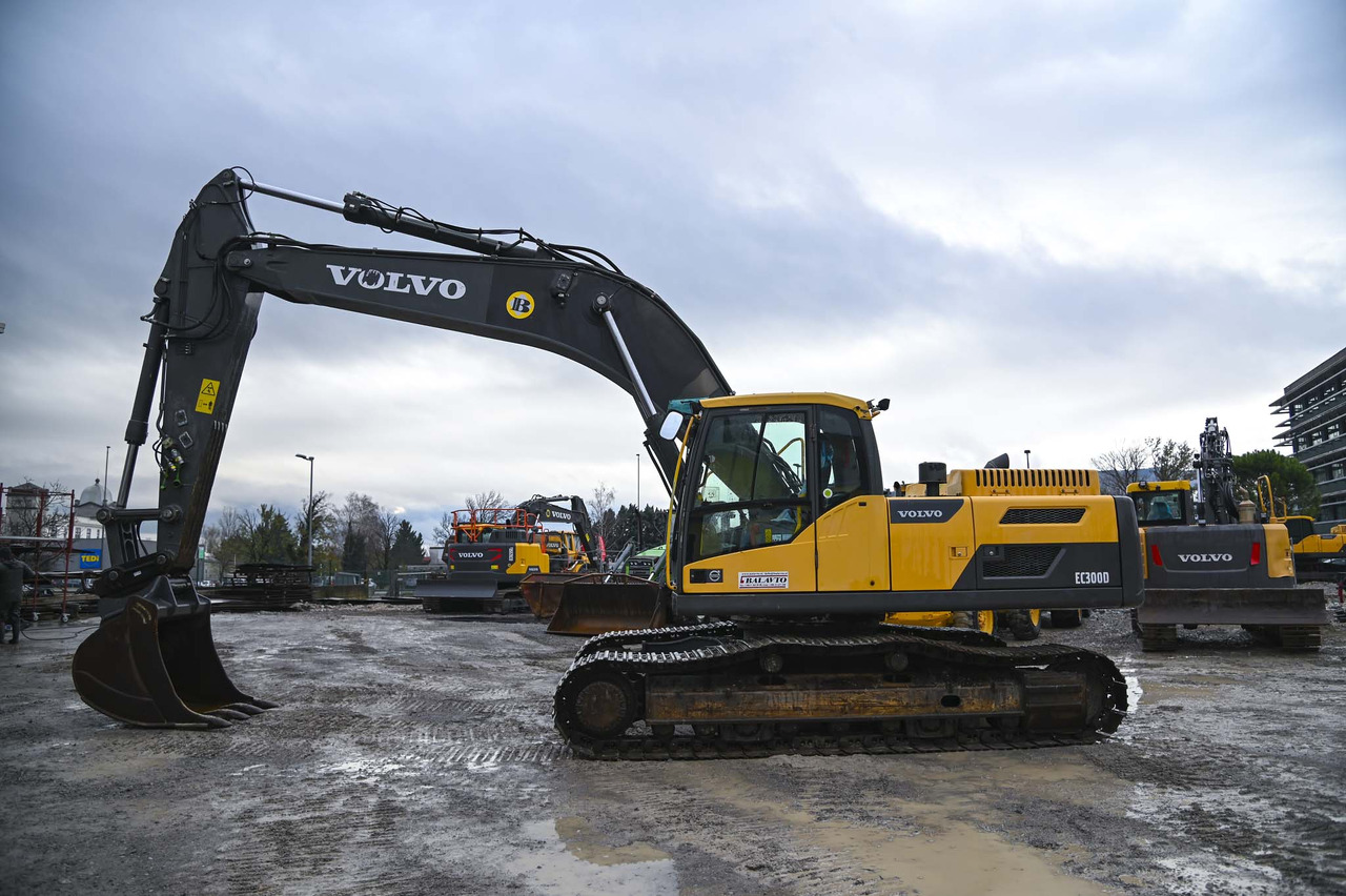 VOLVO EC300DNL - Pásové rýpadlo: obrázok 2 VOLVO EC300DNL - Pásové rýpadlo: obrázok 2