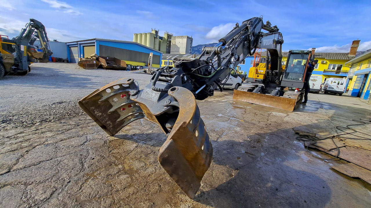VOLVO ECR235EL - Pásové rýpadlo: obrázok 2 VOLVO ECR235EL - Pásové rýpadlo: obrázok 2