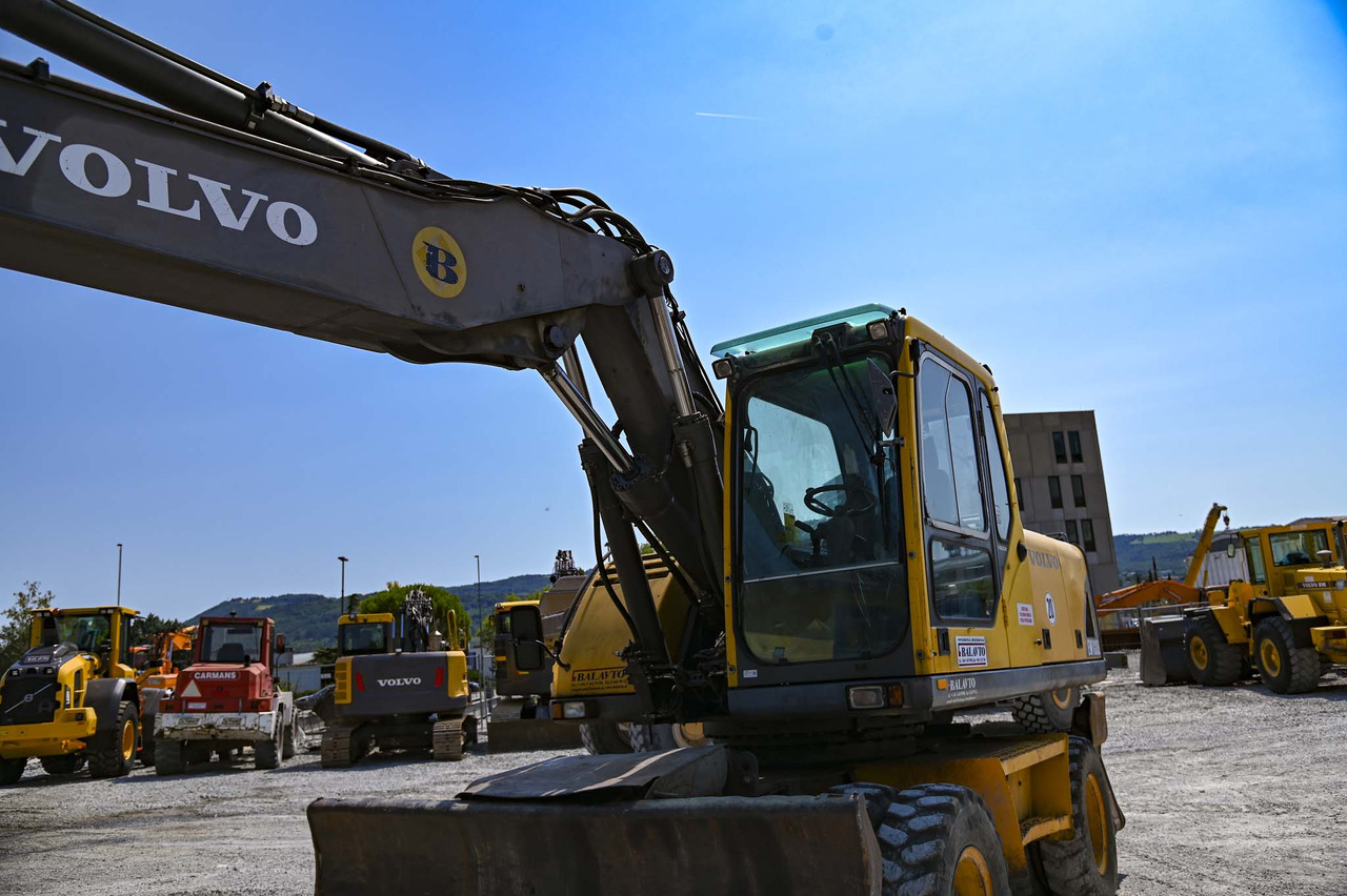 Kolesové rýpadlo VOLVO EW180B: obrázok 17