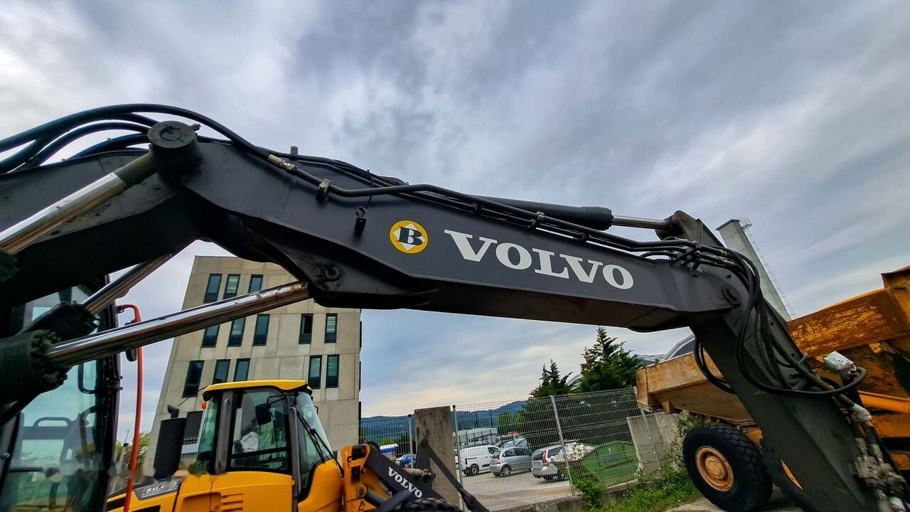 Volvo boom arm 14693314 Volvo EWR150E - Výložník pre Rýpadlo: obrázok 1 Volvo boom arm 14693314 Volvo EWR150E - Výložník pre Rýpadlo: obrázok 1