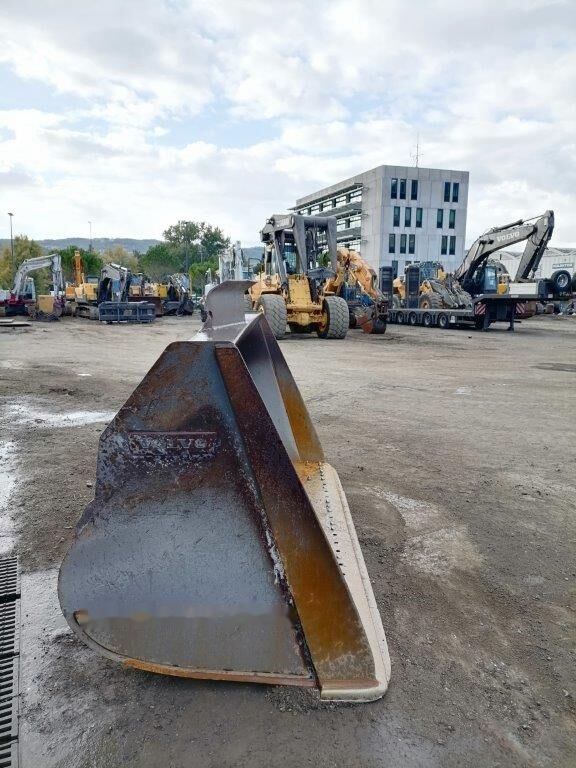 Volvo loader bucket 2800 mm - Nakladacia lyžica: obrázok 3 Volvo loader bucket 2800 mm - Nakladacia lyžica: obrázok 3