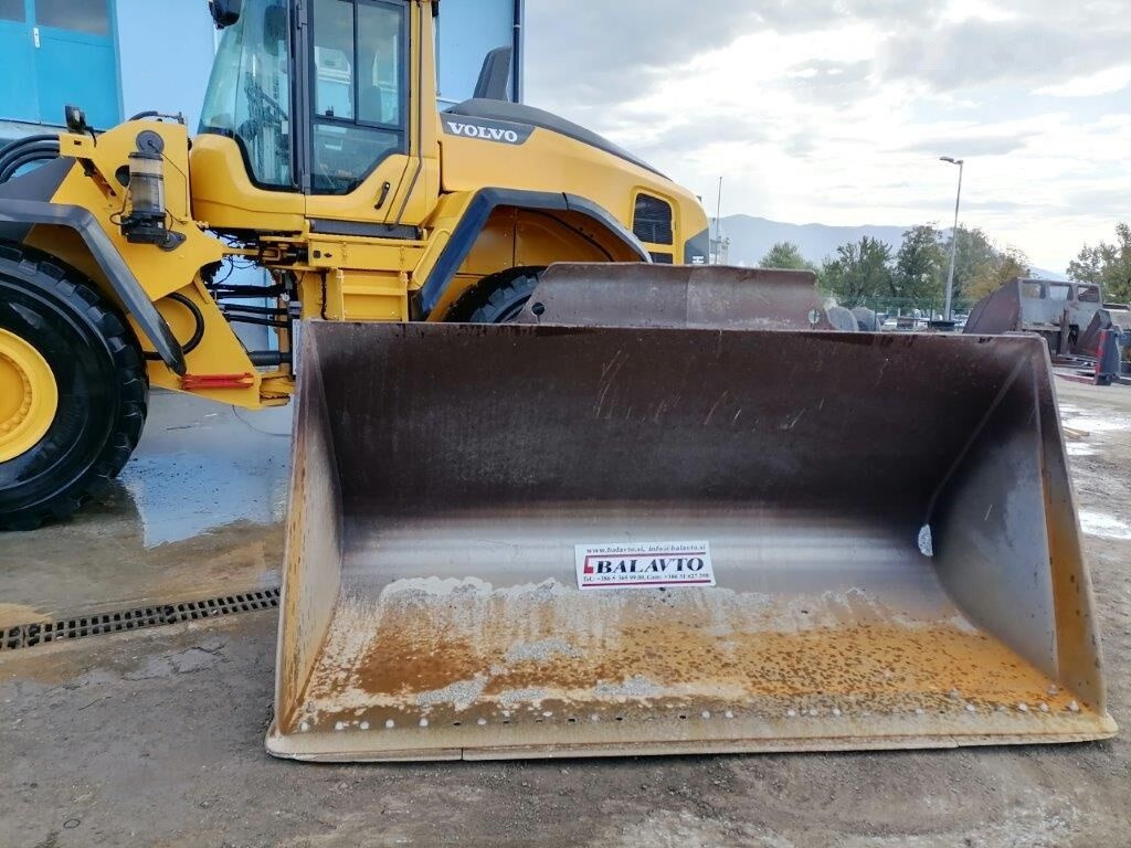 Volvo loader bucket 2800 mm - Nakladacia lyžica: obrázok 1 Volvo loader bucket 2800 mm - Nakladacia lyžica: obrázok 1