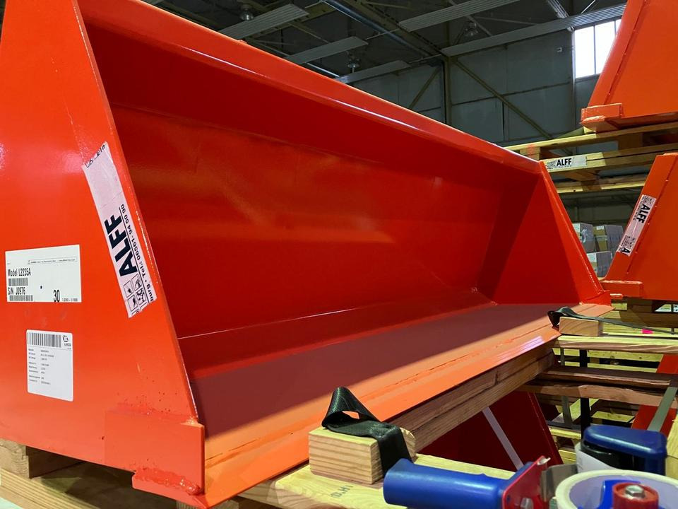 Schaufel Skid Steer 1,80m für Bobcat, Kubota, Solis, Branson - Nakladacia lyžica: obrázok 1 Schaufel Skid Steer 1,80m für Bobcat, Kubota, Solis, Branson - Nakladacia lyžica: obrázok 1
