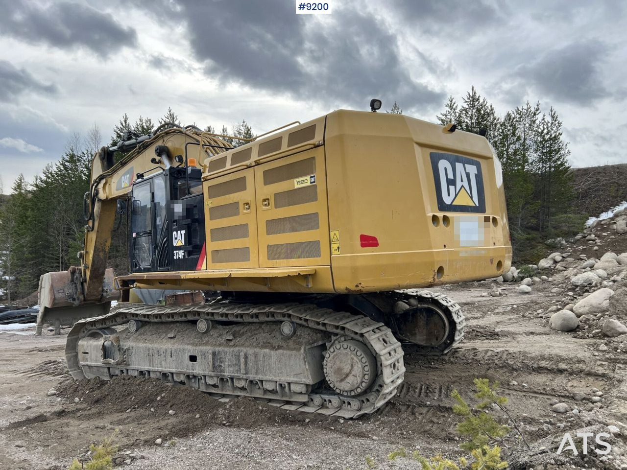 CAT 374 FL crawler excavator with bucket (VIDEO) - Rýpadlo: obrázok 3 CAT 374 FL crawler excavator with bucket (VIDEO) - Rýpadlo: obrázok 3