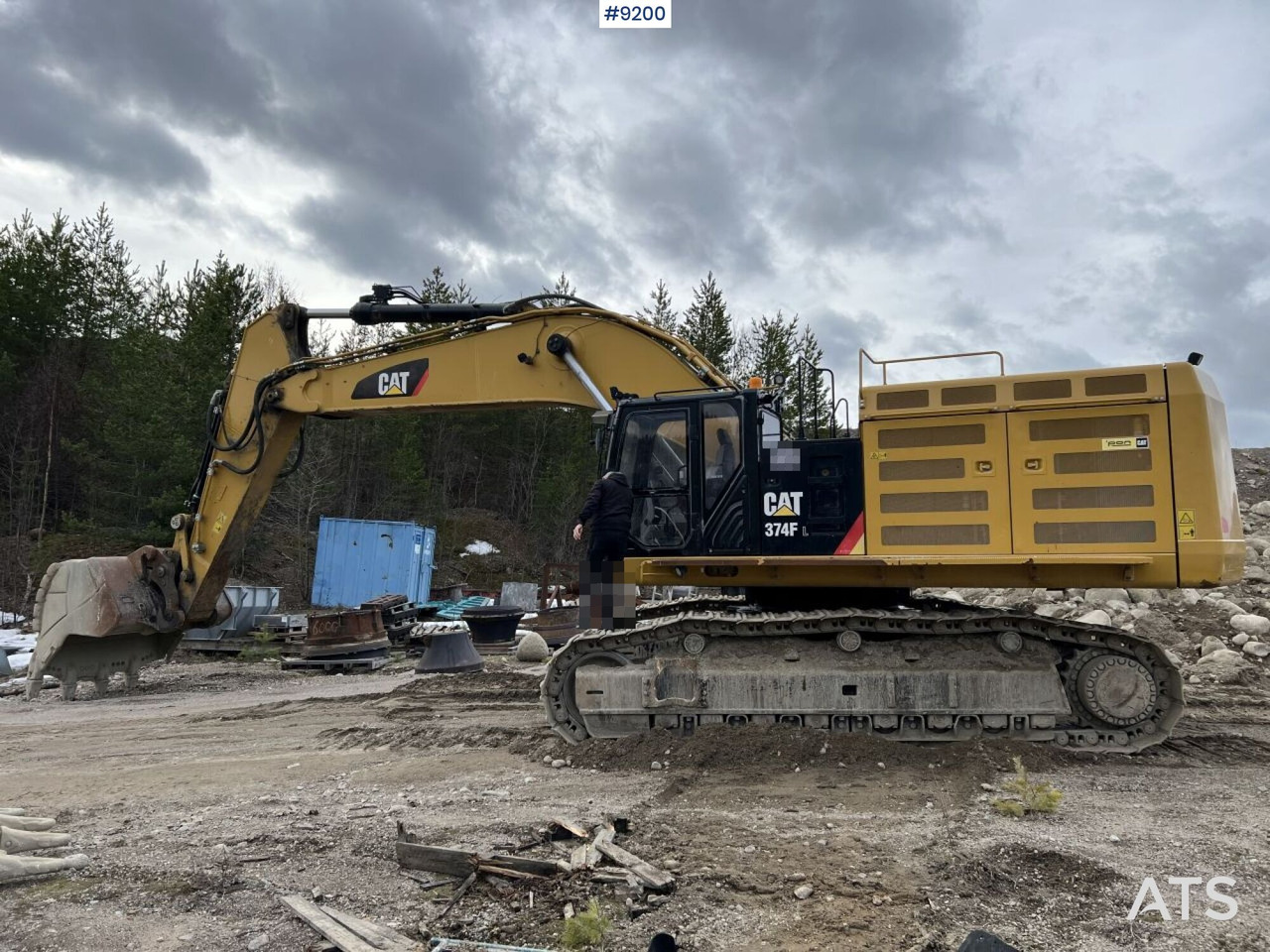 CAT 374 FL crawler excavator with bucket (VIDEO) - Rýpadlo: obrázok 1 CAT 374 FL crawler excavator with bucket (VIDEO) - Rýpadlo: obrázok 1
