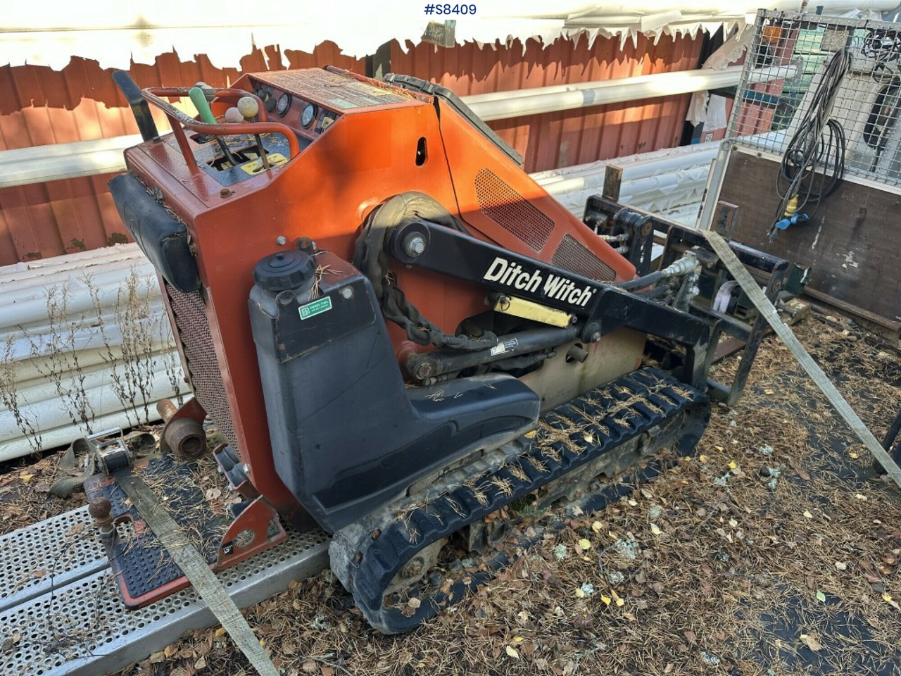 Ditch witch SK650 - Pásový šmykom riadený nakladač: obrázok 1 Ditch witch SK650 - Pásový šmykom riadený nakladač: obrázok 1