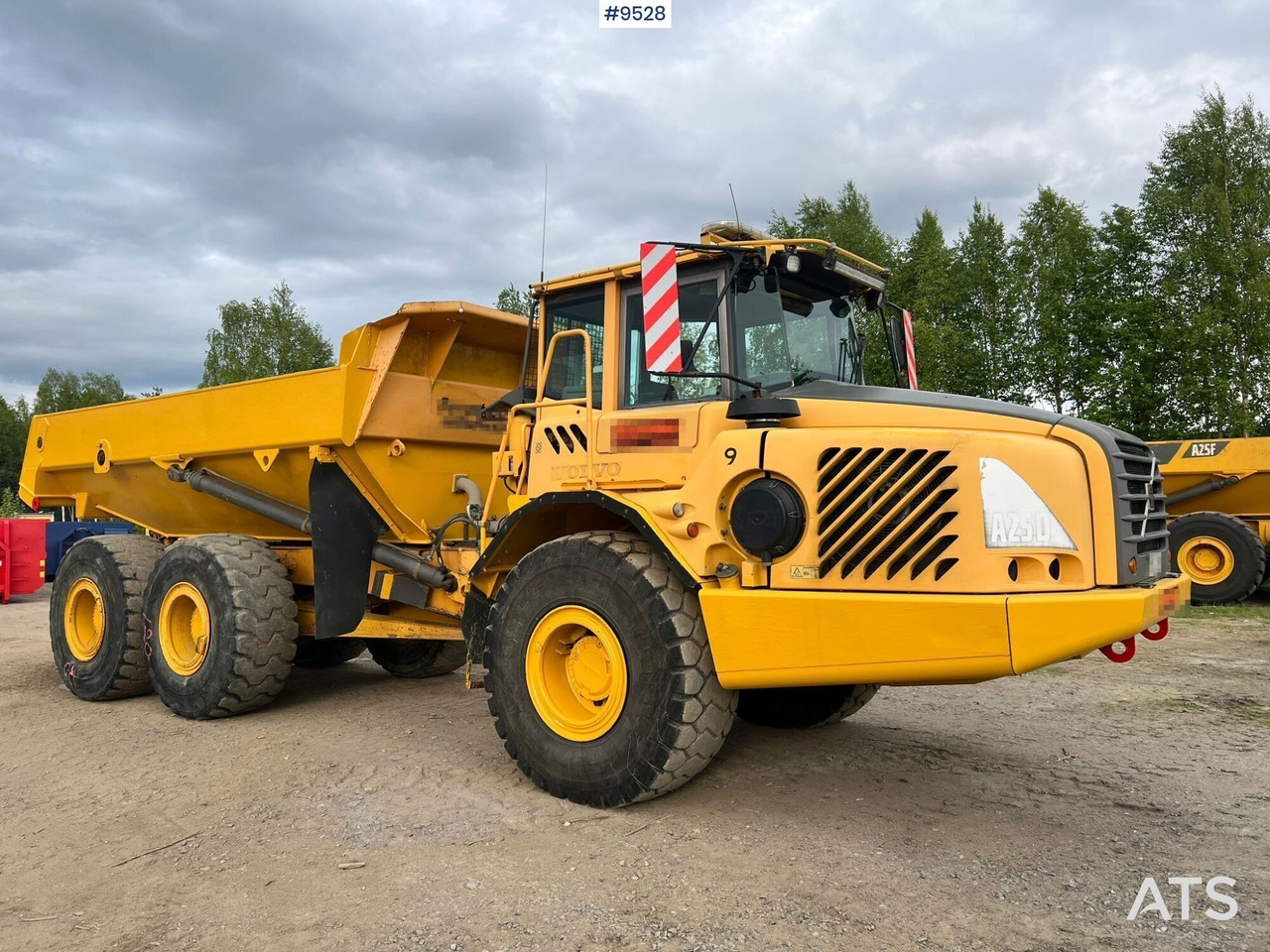Dumper Volvo A25D 6X6 (SEE VIDEO) - Ťahačový kĺbový damper: obrázok 1 Dumper Volvo A25D 6X6 (SEE VIDEO) - Ťahačový kĺbový damper: obrázok 1